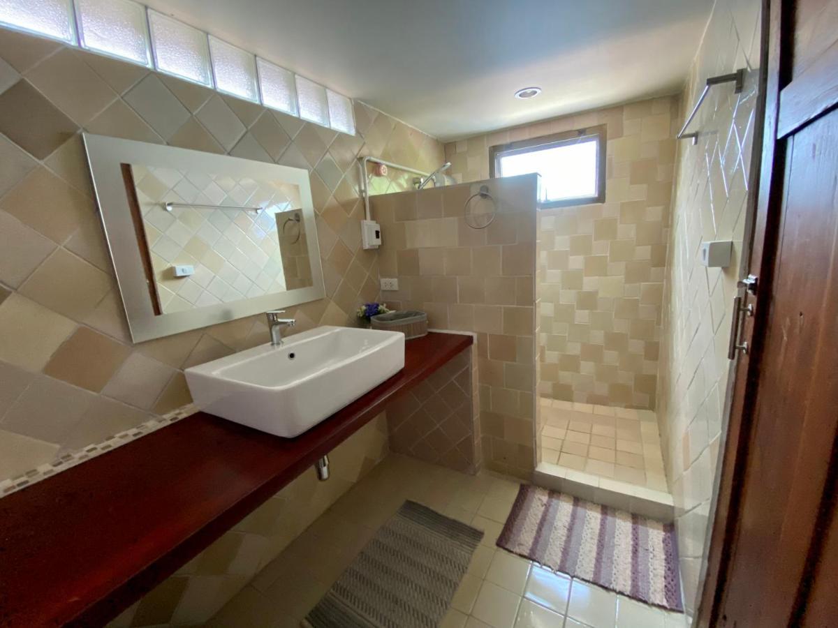 Tha Ma-O Bouteak Homestay - Self Check-In 람빵 외부 사진