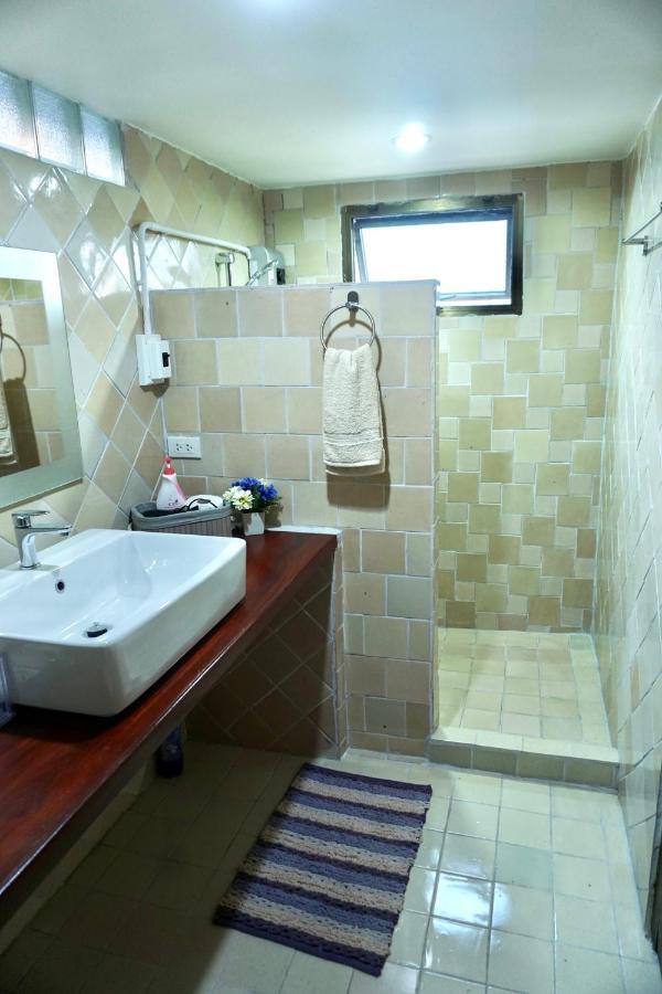 Tha Ma-O Bouteak Homestay - Self Check-In 람빵 외부 사진